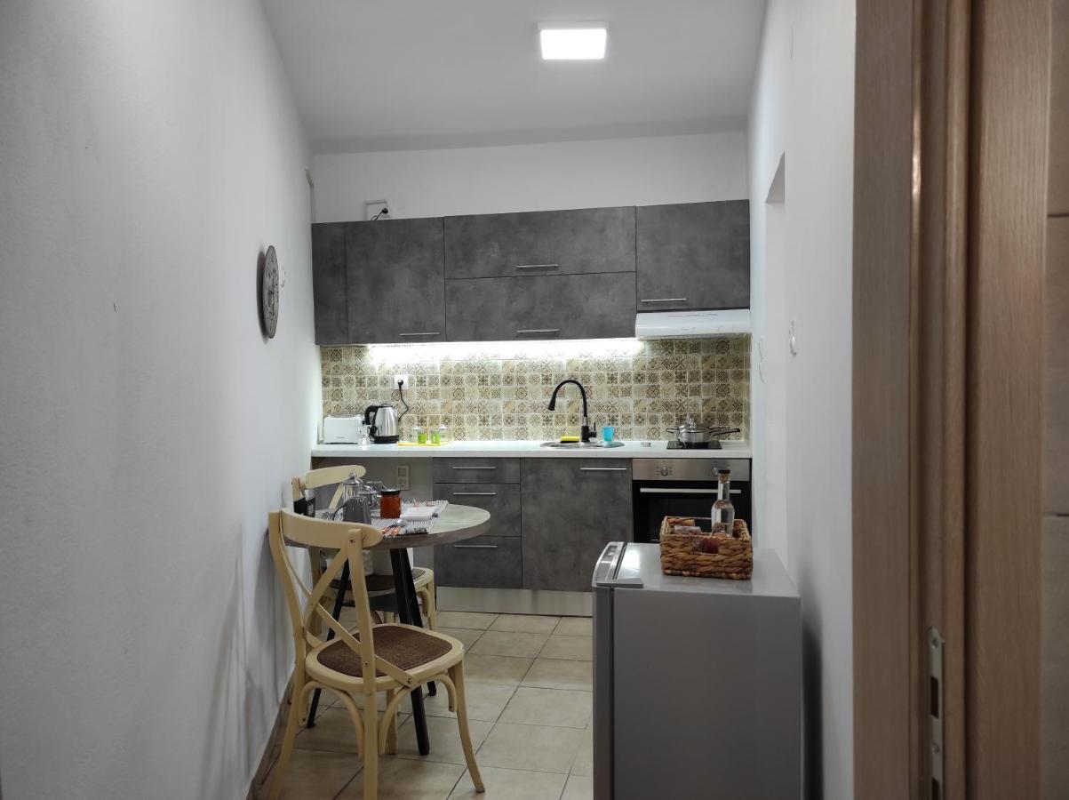 Secret Stories Studio Apartment Heraklion  Ngoại thất bức ảnh